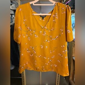 Express Mustard Floral Blouse 🌼✨ Size M